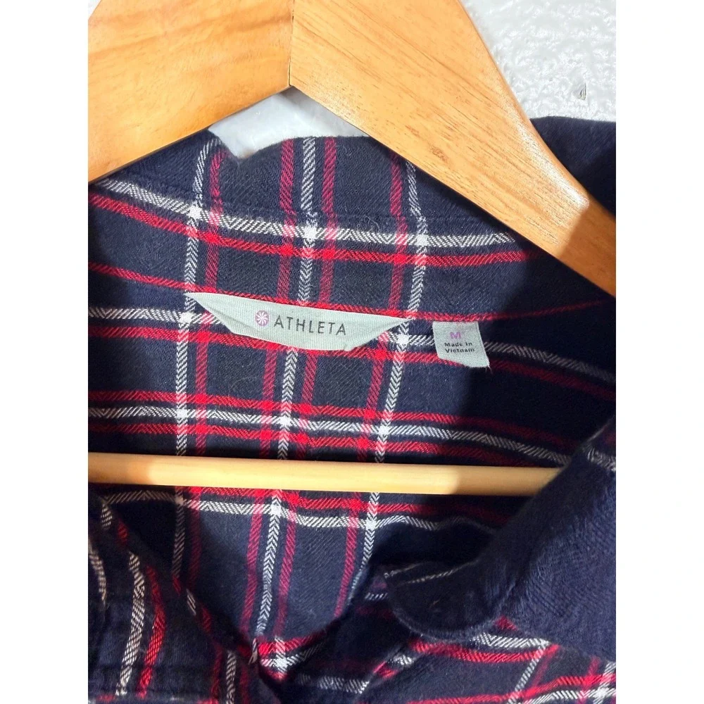Athleta Flannel Top Women's Medium Navy Red Plaid Long‎ Sleeve Lumberjill